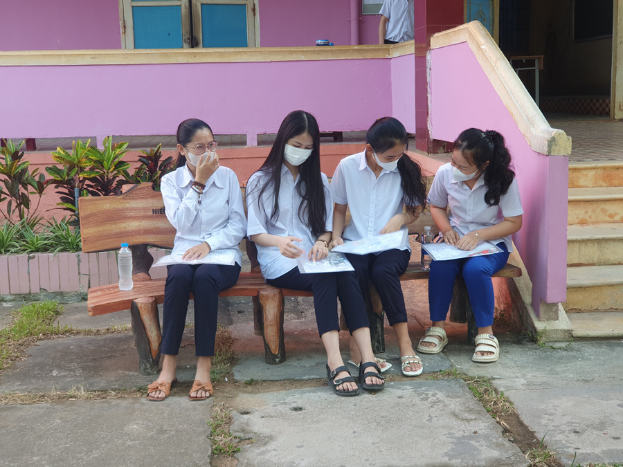 Thí sinh Quảng Trị đến sớm để dự thi.