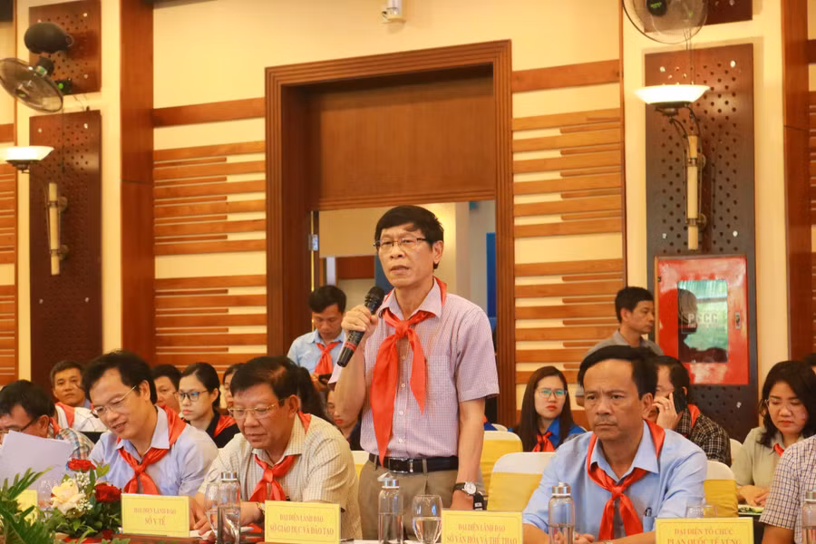 Đại diện các sở, ban, ngành liên quan tiếp thu, trả lời.