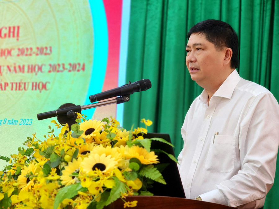 Ông Phạm Đăng Khoa - Giám đốc Sở GD&ĐT Đắk Lắk phát biểu chỉ đạo tại Hội nghị triển khai nhiệm vụ năm học đối với giáo dục mầm non, giáo dục tiểu học - Ảnh: Thành Tâm.