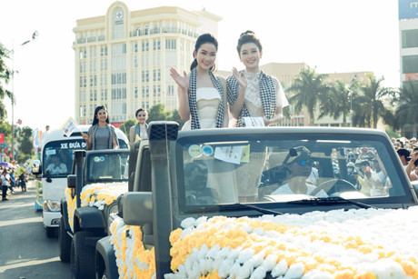 Huyền My, Ngọc Hân gây Huyen My, Ngoc Han gay