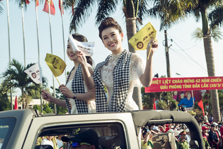 Huyền My, Ngọc Hân gây Huyen My, Ngoc Han gay