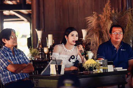 Huyền My, Ngọc Hân gây Huyen My, Ngoc Han gay