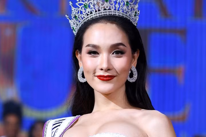 Nhìn gần nhan sắc của tân Hoa hậu chuyển giới quốc tế