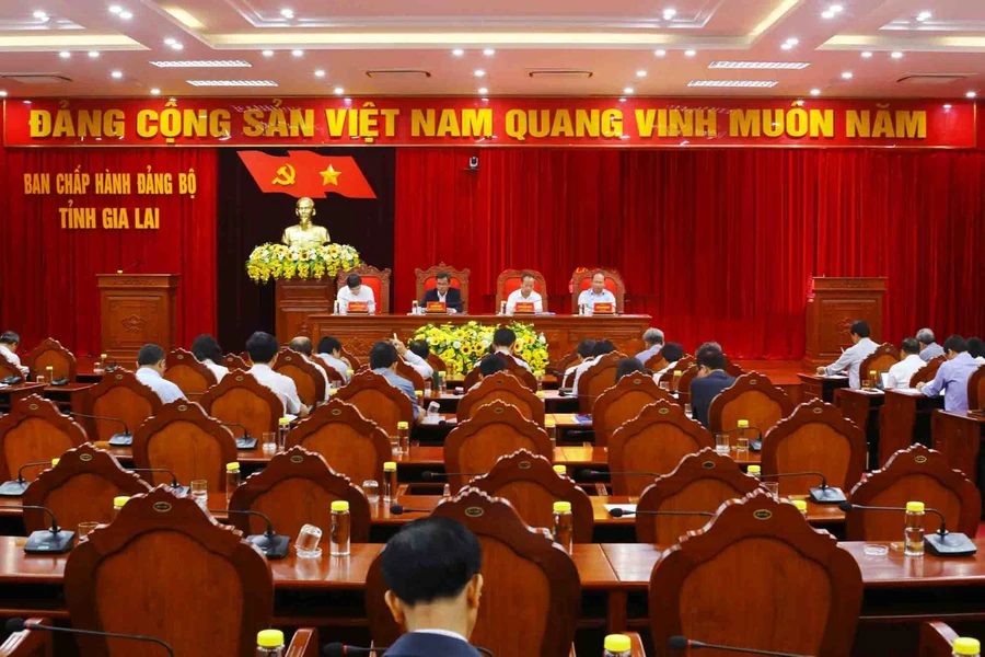 Ban Thường vụ Tỉnh ủy và Ban Chấp hành Đảng bộ tỉnh Gia Lai xem xét, thi hành kỷ luật đối với Ban cán sự đảng UBND tỉnh nhiệm kỳ 2004 - 2011 và 2011 - 2016. (Ảnh: TUGL)