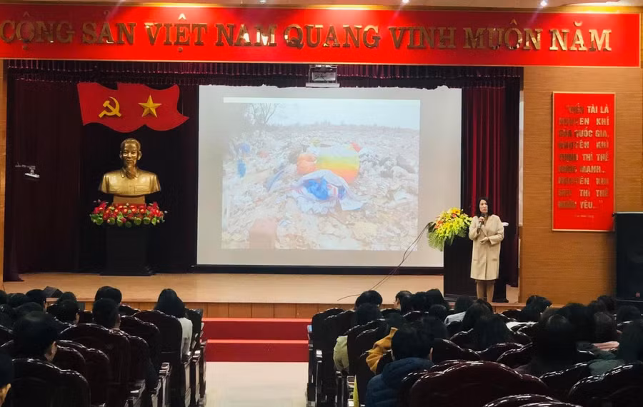 Tham luận sôi nổi của các đại biểu tại hội nghị