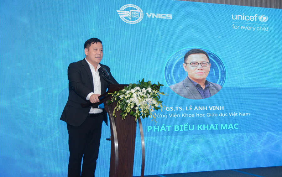 GS.TS Lê Anh Vinh phát biểu tại Vòng chung kết toàn quốc Cuộc thi ‘We share – Hiểu biết về sức khoẻ tâm thần của thanh thiếu niên’. GS.TS Lê Anh Vinh phát biểu tại Vòng chung kết toàn quốc Cuộc thi ‘We share – Hiểu biết về sức khoẻ tâm thần của thanh thiếu niên’.