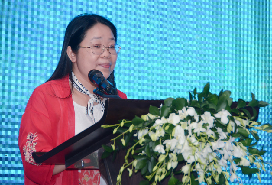 Bà Lê Anh Lan trao đổi tại Vòng chung kết toàn quốc của Cuộc thi. Bà Lê Anh Lan trao đổi tại Vòng chung kết toàn quốc của Cuộc thi.