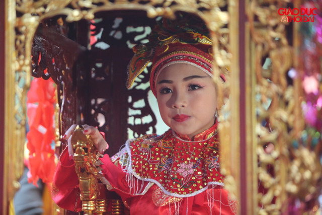 Khai mạc hội Gióng: Tướng bà 10 tuổi được bảo vệ nghiêm ngặt khỏi... bắt cóc