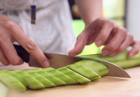 Mướp hấp miến đơn giản, lạ miệng mà ngon - Ảnh 3 Muop hap mien don gian, la mieng ma ngon - Anh 3