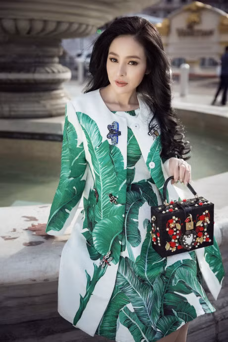 Hoa hau Ha My khoe sac voi thoi trang hang hieu - Anh 5