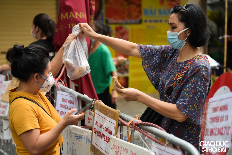 Đi chợ kiểu mới tại "chợ nhà giàu" Hà Nội trong thời gian giãn cách xã hội ảnh 13