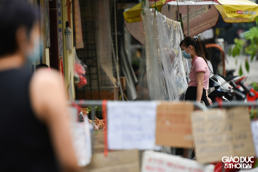 Đây là biện pháp nhằm đảm bảo giãn cách cho người dân khi đi chợ.