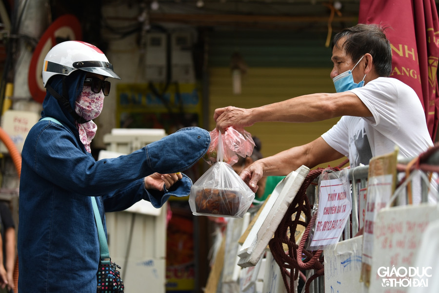 Đi chợ kiểu mới tại "chợ nhà giàu" Hà Nội trong thời gian giãn cách xã hội ảnh 12