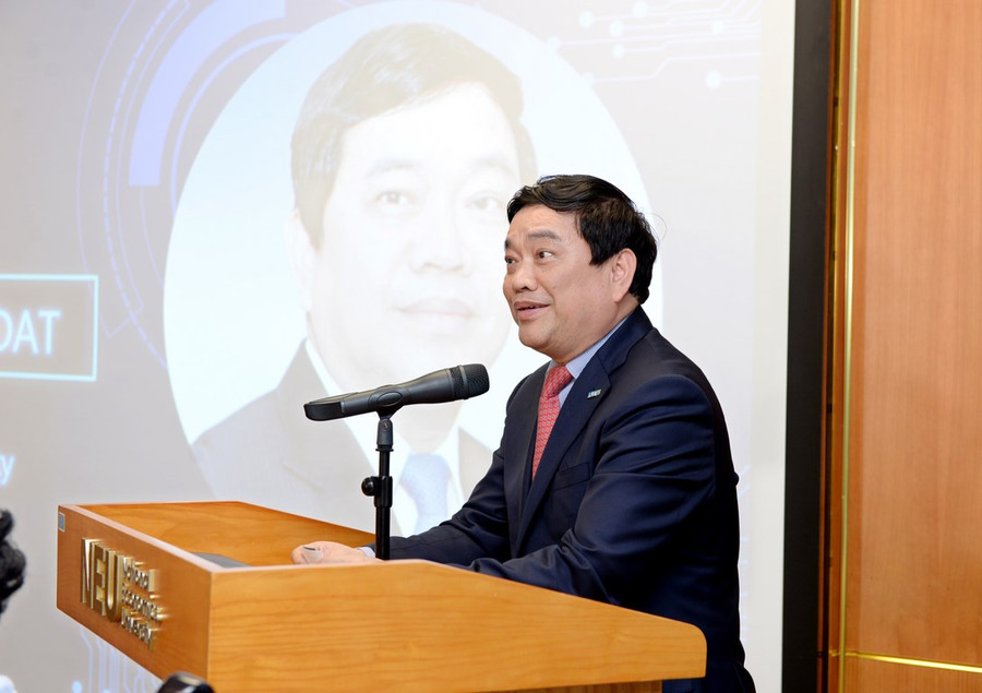 GS.TS Trần Thọ Đạt - hiệu trưởng Trường ĐH KTQD phát biểu tại lễ ra mắt