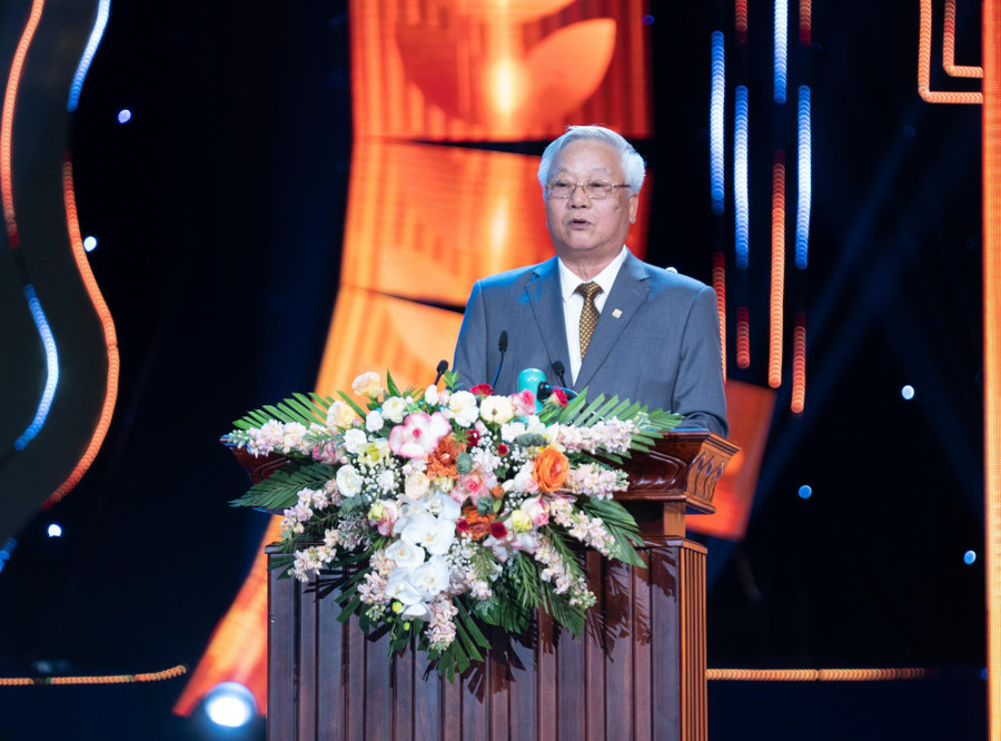 Ông Đào Ngọc Thanh - Chủ tịch HĐQT Vinaconex, Chủ tịch HĐQT Cotana Group, Chủ tịch hội đồng quản lí Quỹ FSC phát biểu tại buổi lễ. Ông Đào Ngọc Thanh - Chủ tịch HĐQT Vinaconex, Chủ tịch HĐQT Cotana Group, Chủ tịch hội đồng quản lí Quỹ FSC phát biểu tại buổi lễ.