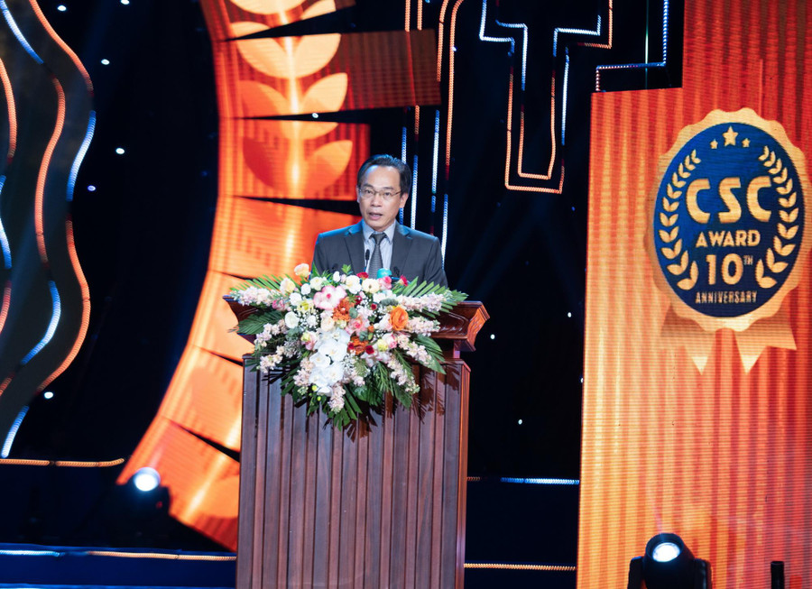 Thứ trưởng Bộ GD&ĐT Hoàng Minh Sơn phát biểu tại buổi lễ. Thứ trưởng Bộ GD&ĐT Hoàng Minh Sơn phát biểu tại buổi lễ.