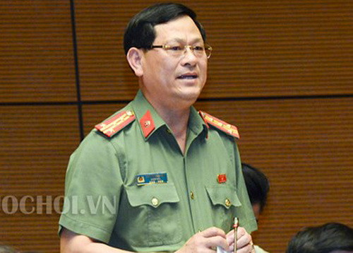 Đại biểu Nguyễn Hữu Cầu đồng tình với hình thức tố cáo bằng điện thoại Đại biểu Nguyễn Hữu Cầu đồng tình với hình thức tố cáo bằng điện thoại