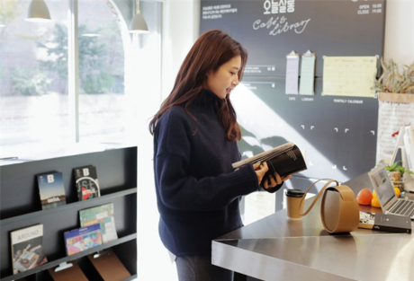 Bí quyết mặc ấm và phong cách cho những ngày đi làm trời đột ngột chuyển lạnh - Ảnh 3 Bi quyet mac am va phong cach cho nhung ngay di lam troi dot ngot chuyen lanh - Anh 3