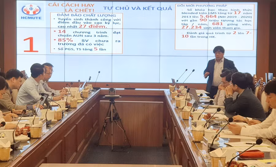 PGS.TS Đỗ Văn Dũng phát biểu thảo luận tại Phiên họp