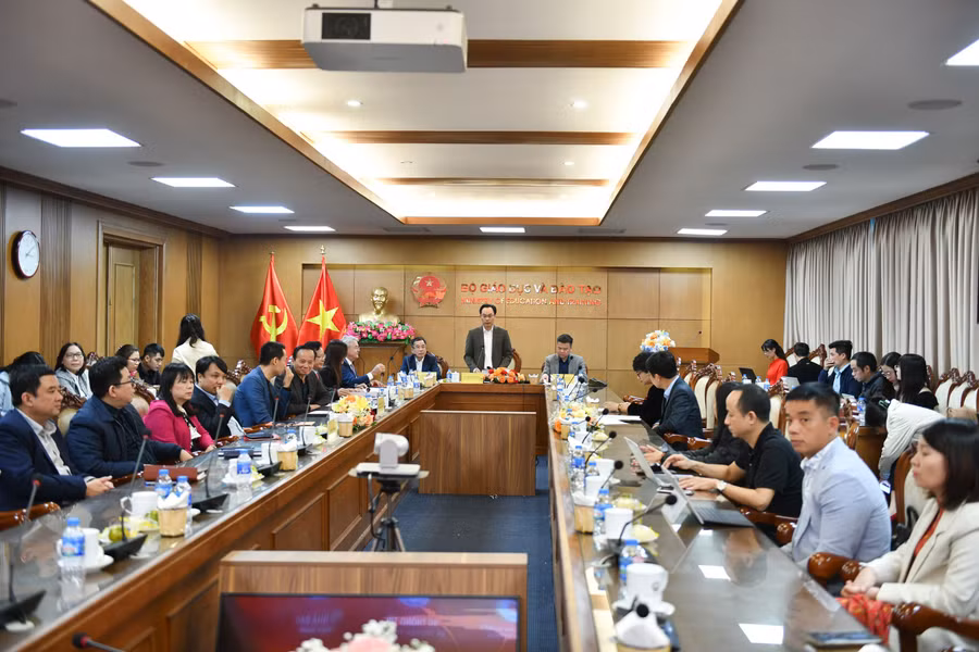 Toàn cảnh buổi họp báo.