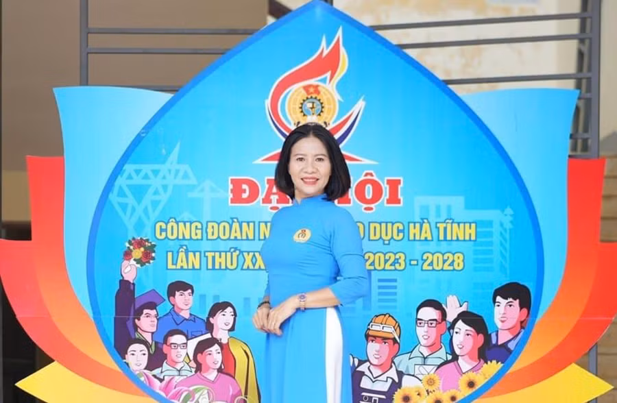 Cô Nguyễn Thị Hằng - giáo viên Lịch sử, Trường THPT Vũ Quang (huyện Vũ Quang, Hà Tĩnh). Ảnh: NVCC