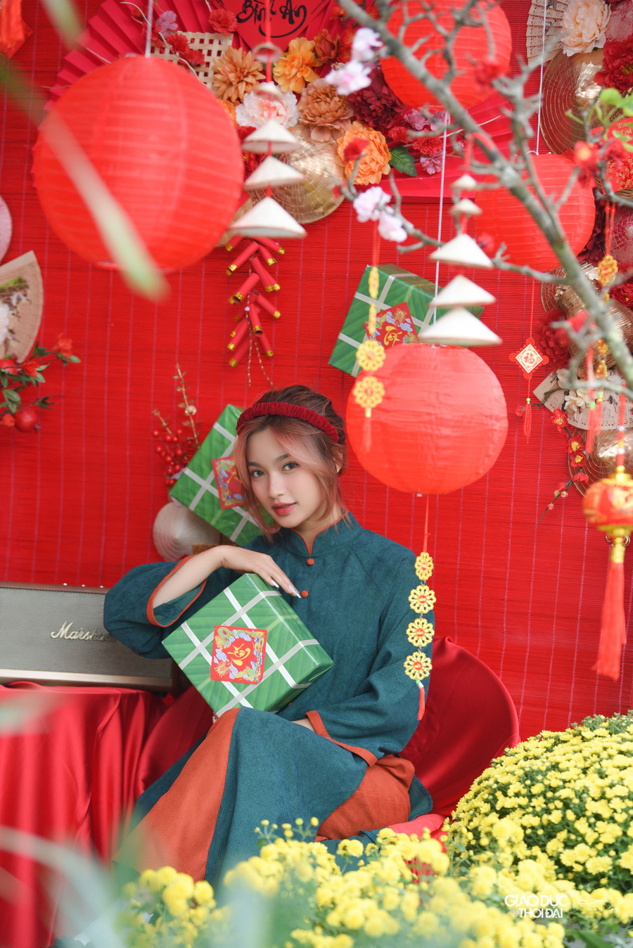 Đầy đủ đồ trang trí, đạo cụ phục vụ khách hàng.