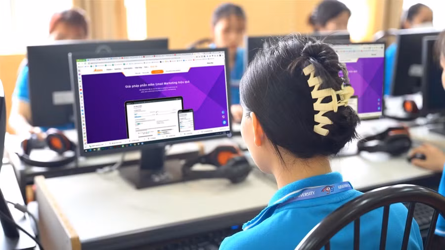 Sinh viên Trường ĐH Công nghiệp Dệt May Hà Nội. 