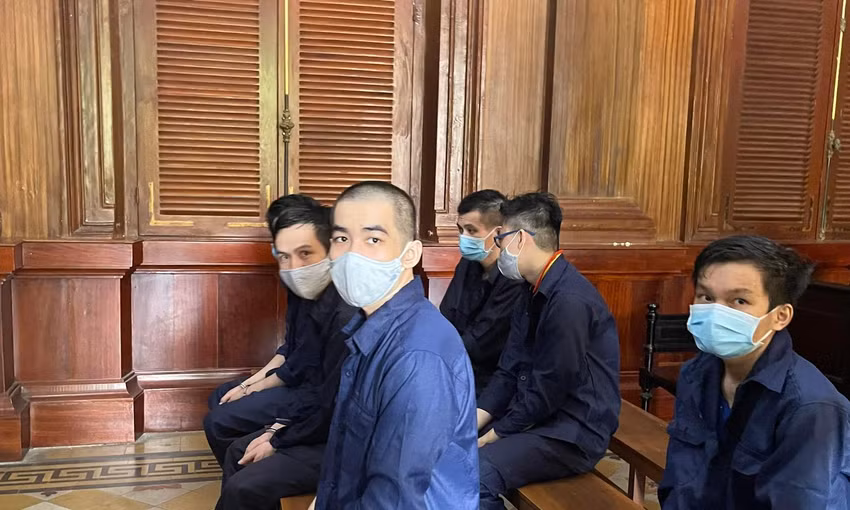 Các bị cáo tại phiên tòa xét xử. Ảnh: Hoàng Yến.