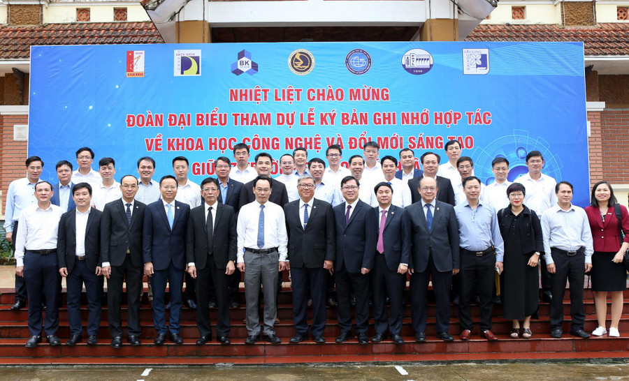 Lễ ký kết hợp tác về khoa học công nghệ và đổi mới của 7 trường đại học kỹ thuật đã thành công tốt đẹp Lễ ký kết hợp tác về khoa học công nghệ và đổi mới của 7 trường đại học kỹ thuật đã thành công tốt đẹp
