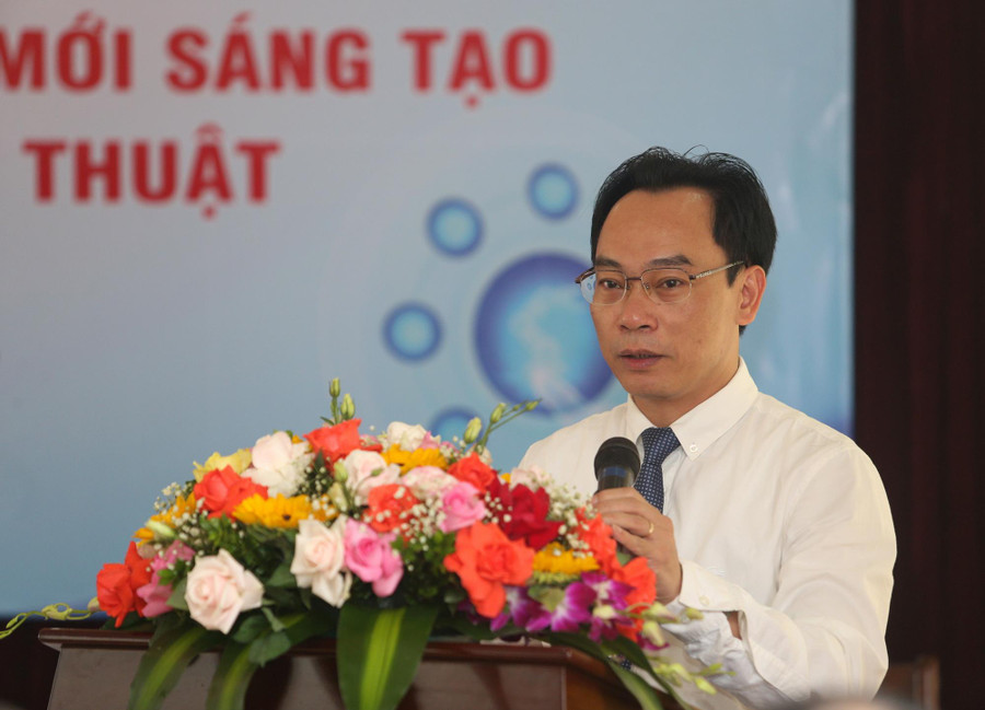 Thứ trưởng Bộ GD&ĐT Hoàng Minh Sơn phát biểu tại lễ ký kết. Thứ trưởng Bộ GD&ĐT Hoàng Minh Sơn phát biểu tại lễ ký kết.