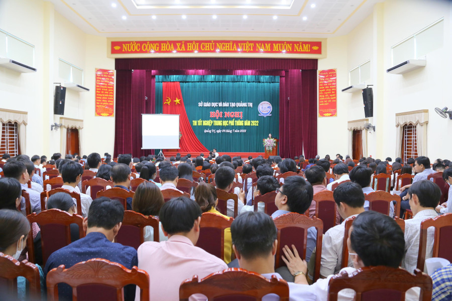 Sở GD&ĐT tỉnh Quảng Trị tổ chức hội nghị thi nhằm tập huấn các nghiệp vụ cho cán bộ làm nhiệm vụ coi thi. Sở GD&ĐT tỉnh Quảng Trị tổ chức hội nghị thi nhằm tập huấn các nghiệp vụ cho cán bộ làm nhiệm vụ coi thi.