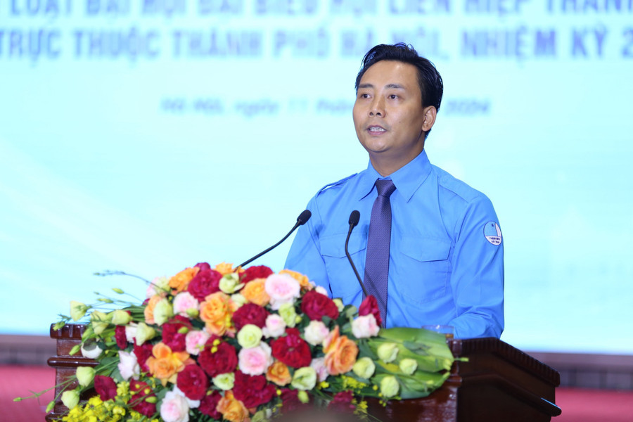 Anh Nguyễn Đức Tiến - UV BCH Trung ương Đoàn, Phó Bí thư Thường trực Thành đoàn, Chủ tịch Hội Liên hiệp thanh niên Việt Nam thành phố Hà Nội phát biểu tại sự kiện. Anh Nguyễn Đức Tiến - UV BCH Trung ương Đoàn, Phó Bí thư Thường trực Thành đoàn, Chủ tịch Hội Liên hiệp thanh niên Việt Nam thành phố Hà Nội phát biểu tại sự kiện.