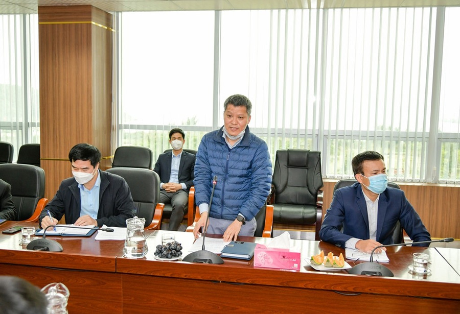 Ông Mai Văn Long – Phó Giám đốc PV Power Hà Tĩnh báo cáo tại buổi làm việc. (Ảnh: Nhật Quang). Ông Mai Văn Long – Phó Giám đốc PV Power Hà Tĩnh báo cáo tại buổi làm việc. (Ảnh: Nhật Quang).