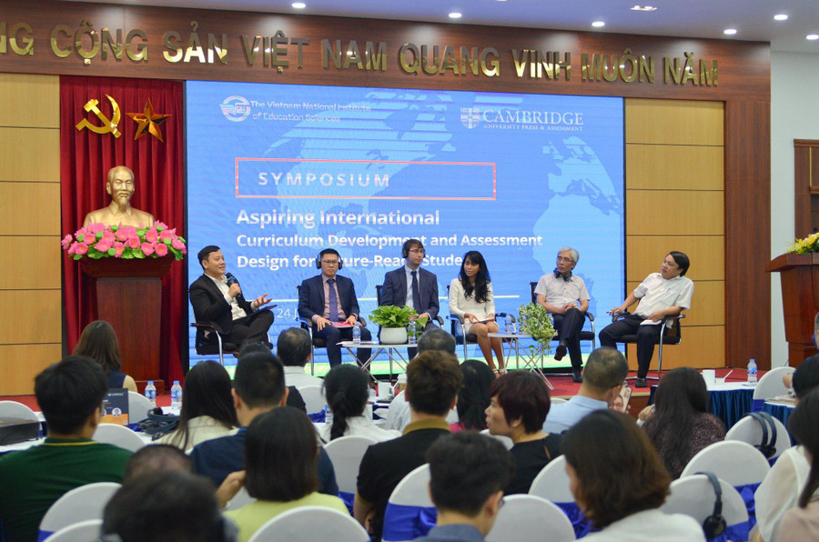 Các diễn giả thảo luận tại Hội thảo. Các diễn giả thảo luận tại Hội thảo.