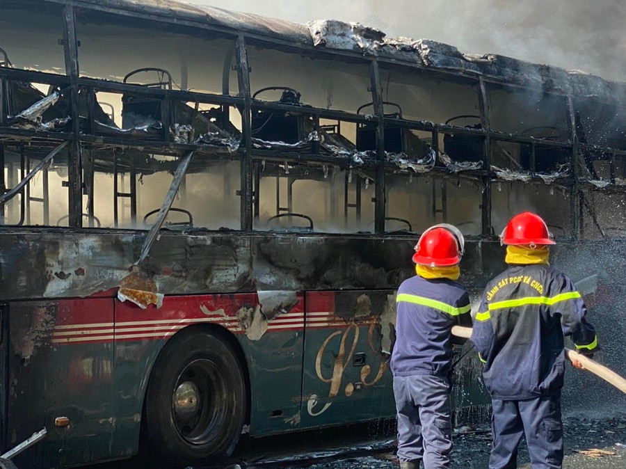 Ngay sau khi nhận được tin báo lực lượng chức năng đã có mặt tại hiện trường. Ngay sau khi nhận được tin báo lực lượng chức năng đã có mặt tại hiện trường.