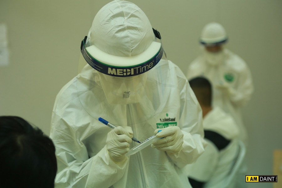 Xét nghiệm Covid-19 cho hơn 4000 thanh niên thủ đô trúng tuyển nghĩa vụ quân sự ảnh 8