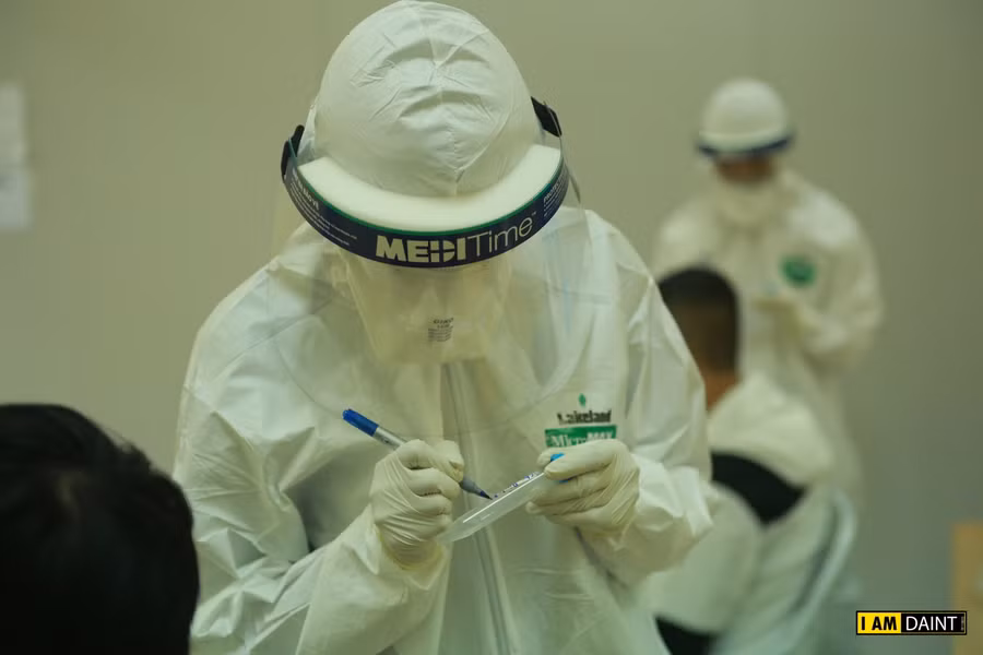 Xét nghiệm Covid-19 cho hơn 4000 thanh niên thủ đô trúng tuyển nghĩa vụ quân sự ảnh 8