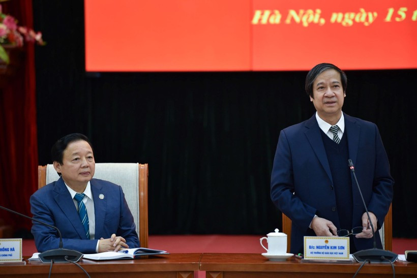 Bộ trưởng Nguyễn Kim Sơn phát biểu tại buổi làm việc. Bộ trưởng Nguyễn Kim Sơn phát biểu tại buổi làm việc.