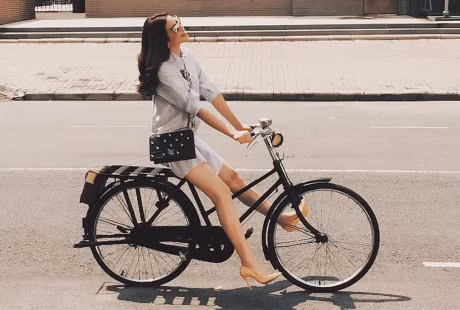 Hari Won, Toc Tien an tuong voi trang phuc doi thuong - Anh 2