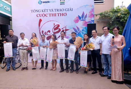 Nam sinh vien doat giai nhat cuoc thi tho luc bat - Anh 2