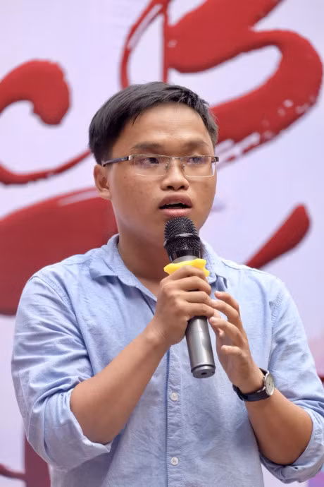 Nam sinh vien doat giai nhat cuoc thi tho luc bat - Anh 1