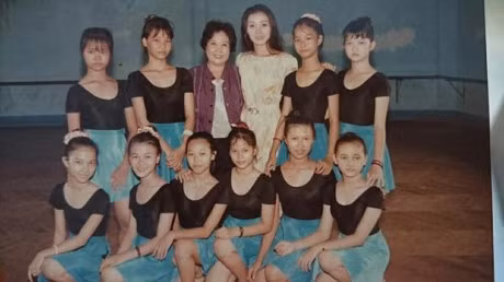 Jennifer Pham khoe anh con trai, Mr Dam hon ho ben biet thu trieu do - Anh 1