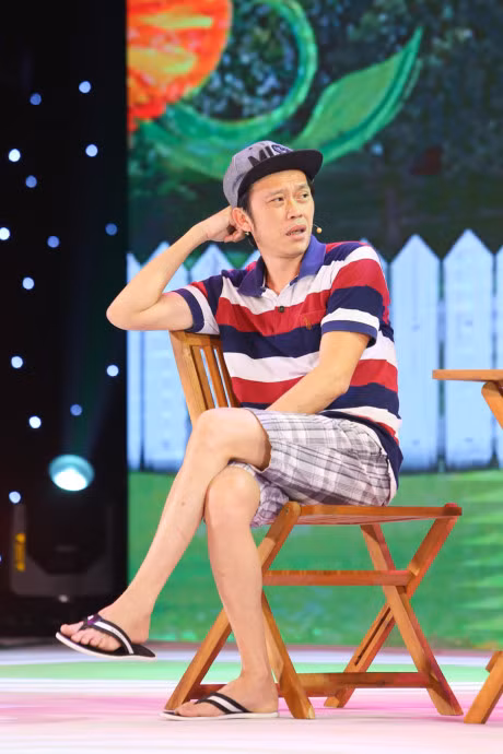 Hoai Linh mac quan dui, ao phong di tong duyet hai kich - Anh 3