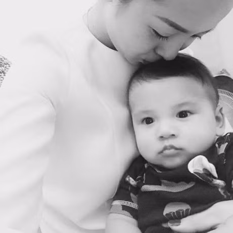 Jennifer Pham khoe anh con trai, Mr Dam hon ho ben biet thu trieu do - Anh 12