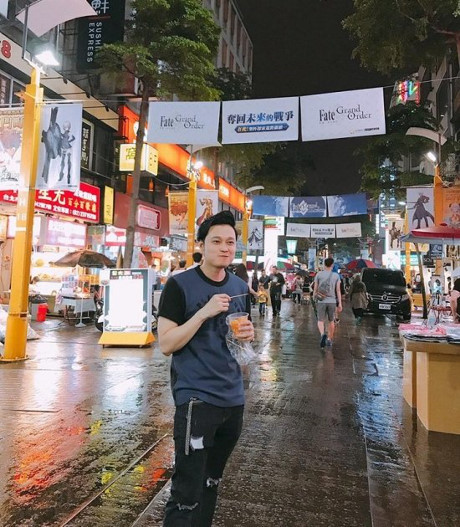 Jennifer Phạm khoe ảnh con trai, Mr Đàm hớn hở bên biệt thự triệu đô - Ảnh 2 Jennifer Pham khoe anh con trai, Mr Dam hon ho ben biet thu trieu do - Anh 2