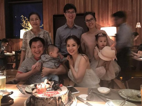 Jennifer Phạm khoe ảnh con trai, Mr Đàm hớn hở bên biệt thự triệu đô - Ảnh 7 Jennifer Pham khoe anh con trai, Mr Dam hon ho ben biet thu trieu do - Anh 7