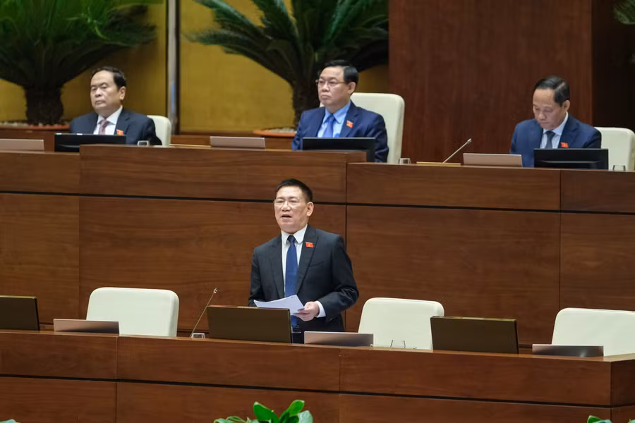 Bộ trưởng Bộ Tài chính Hồ Đức Phước phát biểu tiếp thu, giải trình