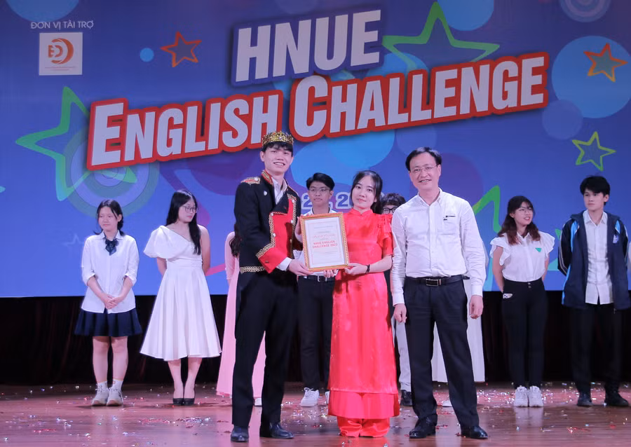 Giải Nhất thuộc về Khoa Toán - tin.