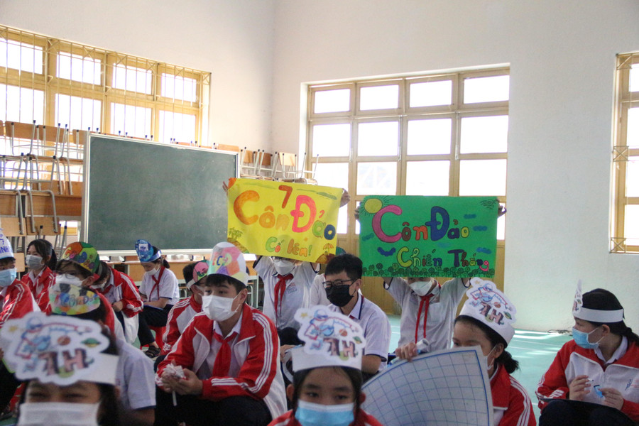 Trường THCS-THPT Liên Việt Kon Tum đặt tên lớp theo tên biển đảo.