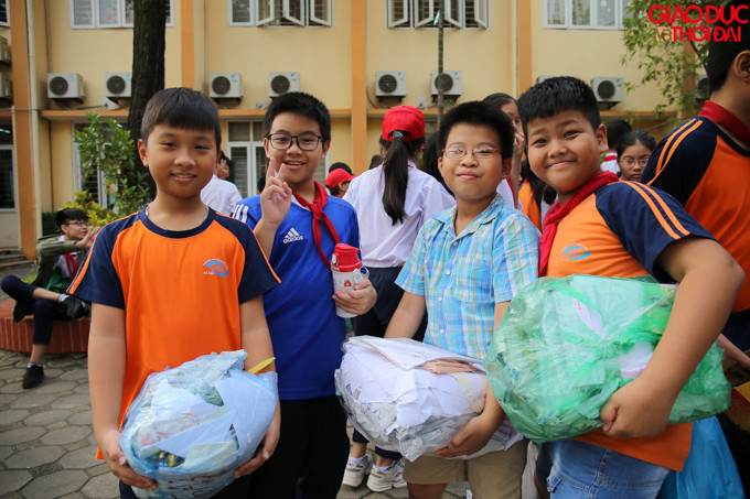 Sự kiện đã thu hút được sự quan tâm của học sinh toàn trường, qua đó tuyên truyền cũng như nhắc nhở các em về bảo vệ môi trường sống.